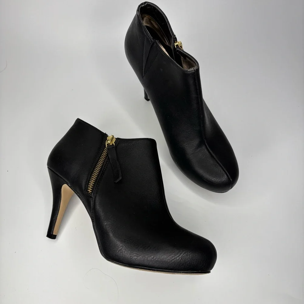 SH2 Madden Girl Elegant Black‎ Ankle Boots Gold Zipper Stilleto 8 Classic Preppy